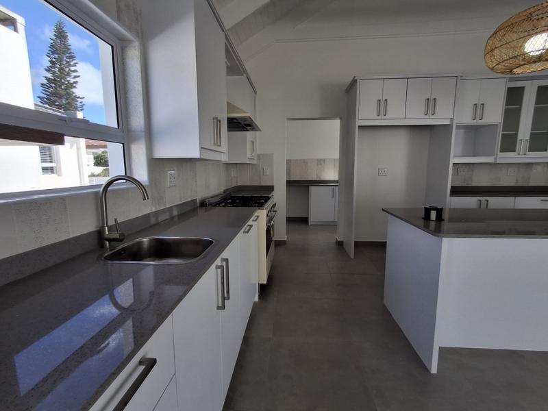 3 Bedroom Property for Sale in Golden Mile Western Cape